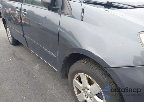 2010 Toyota Sienna Le from USA, damaged, VIN 5TDKK4CC0AS323009